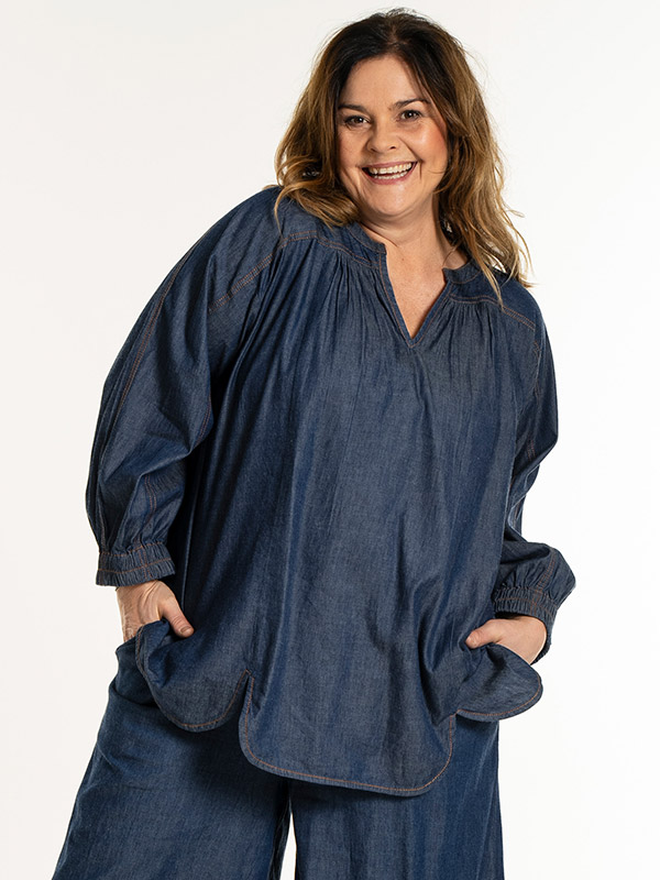 MILA - Plus Size Blus fra Gozzip
