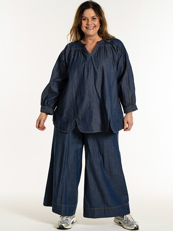 MILA - Plus Size Blus fra Gozzip