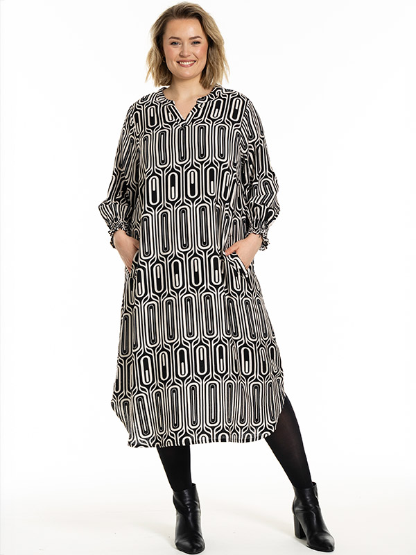 GVALDIS - Plus Size Klänning fra Gozzip
