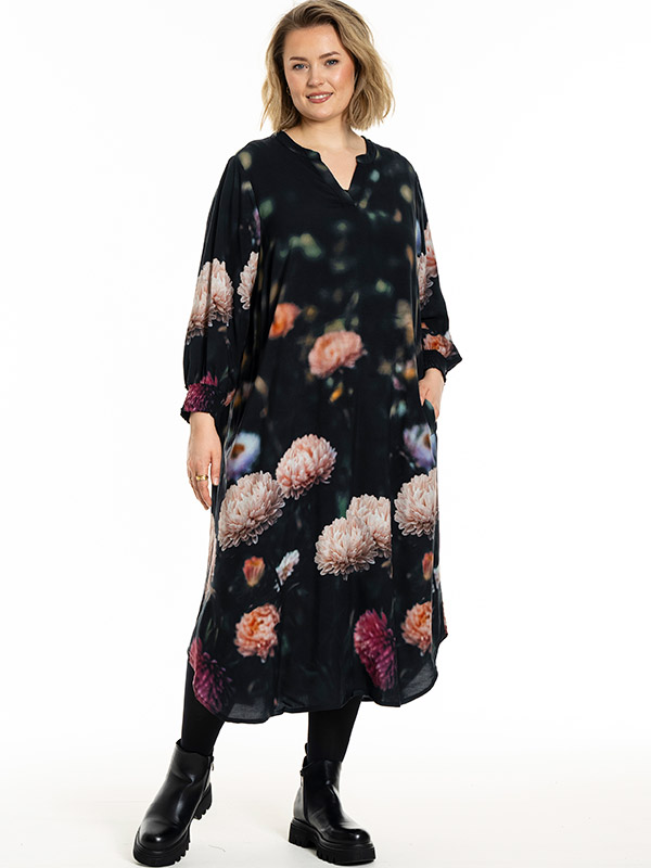 GVALDIS - Plus Size Klänning fra Gozzip