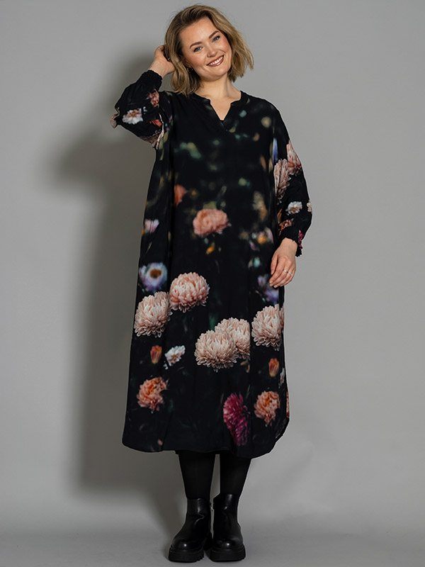 GVALDIS - Plus Size Klänning fra Gozzip