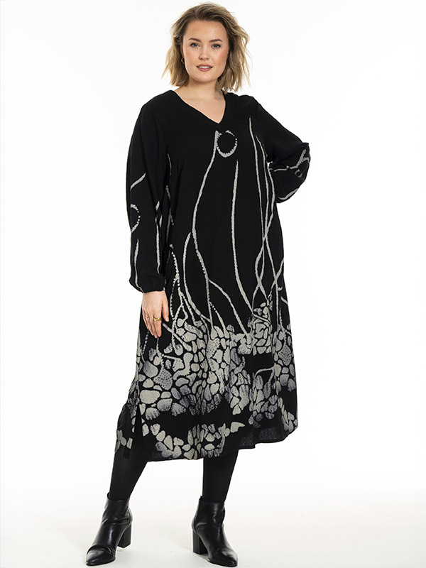 GMALENE - Plus Size Klänning fra Gozzip