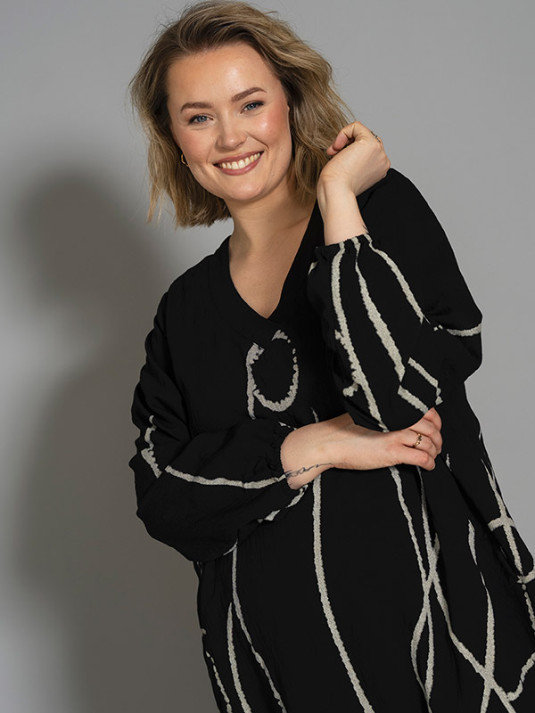 GMALENE - Plus Size Klänning fra Gozzip