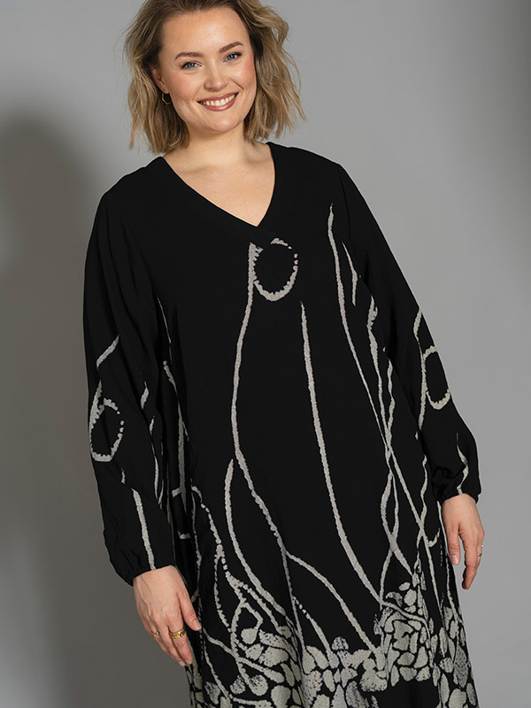 GMALENE - Plus Size Klänning fra Gozzip