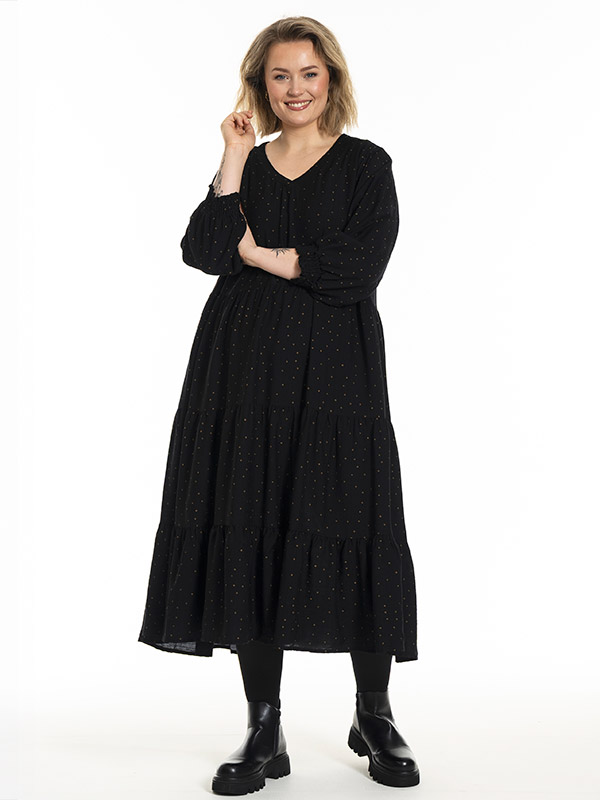 GNANNA - Plus Size Klänning fra Gozzip