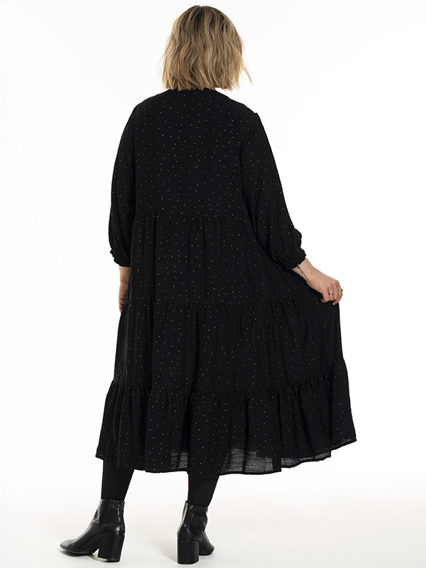 GNANNA - Plus Size Klänning fra Gozzip