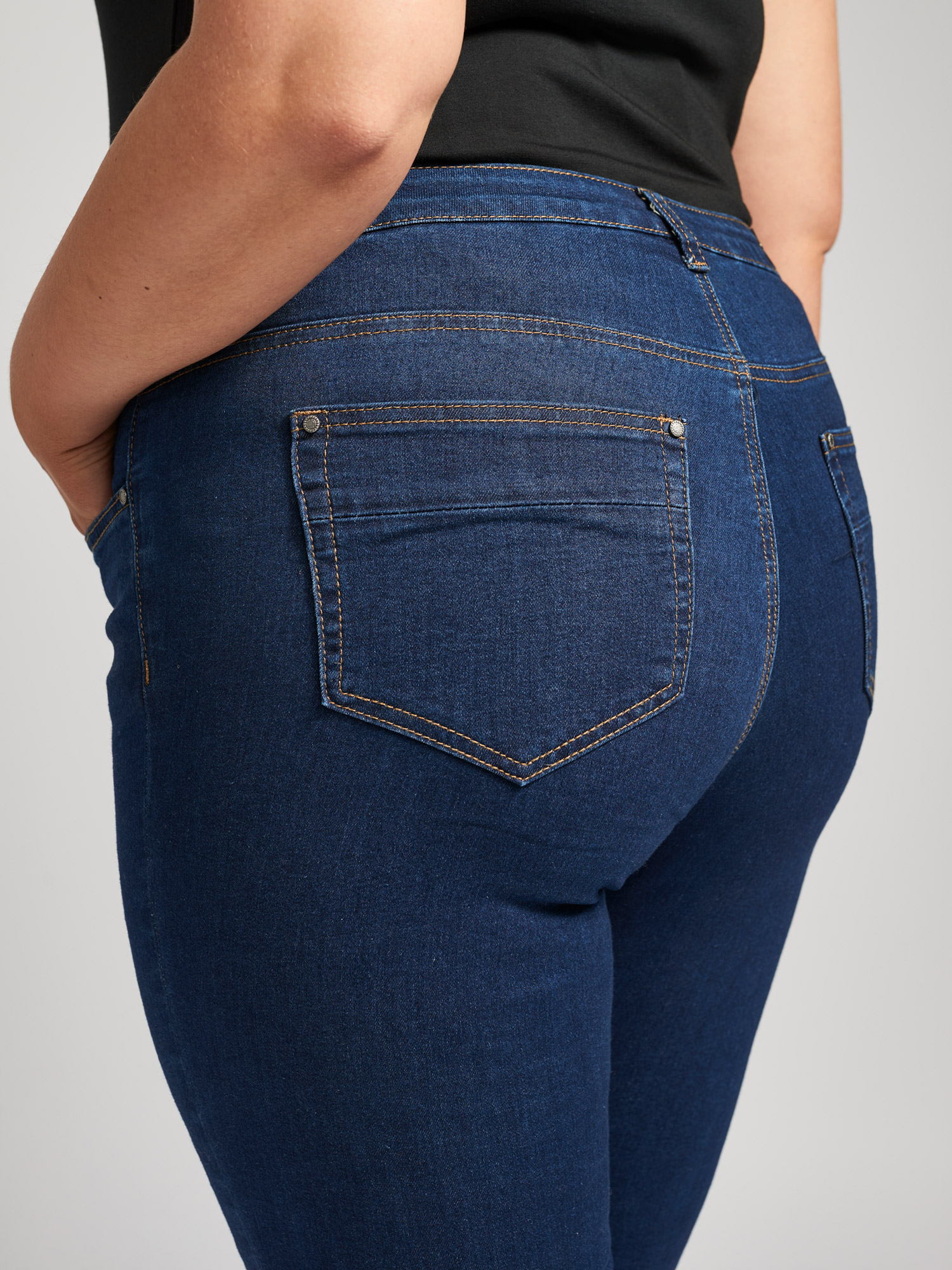 MILAN  - Plus Size Jeans fra Adia