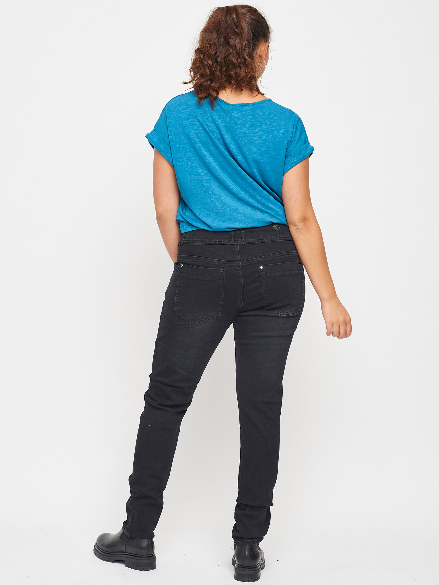 ROME - Svarta jeans med stretch fra Adia