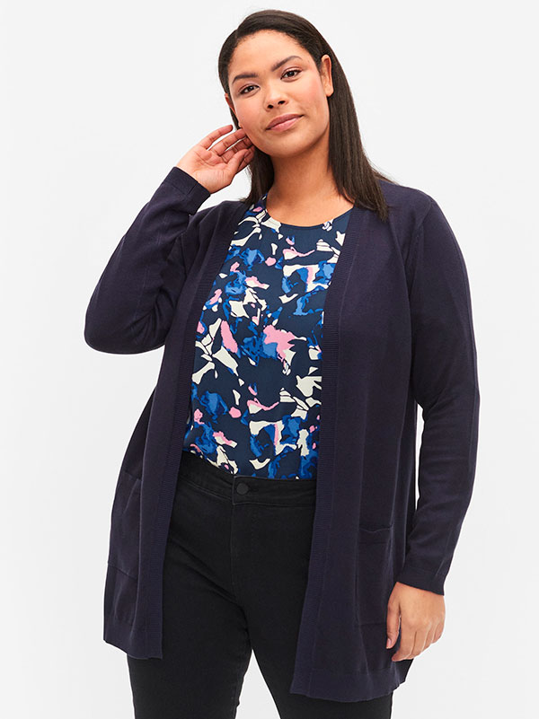 CARRIE - Plus Size Kofta fra Zizzi
