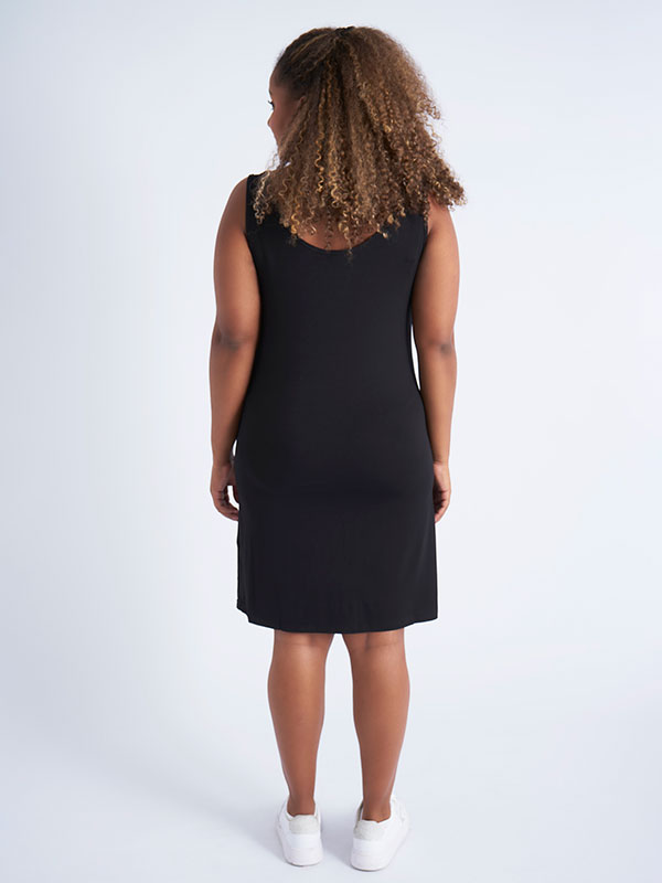 AINA - Plus Size Klänning fra Pont Neuf