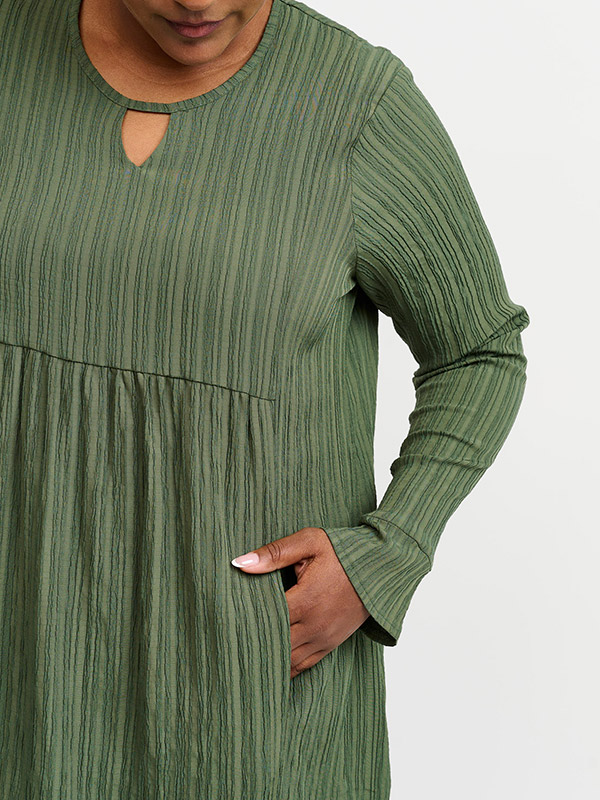 CATH - Plus Size Klänning fra Pont Neuf