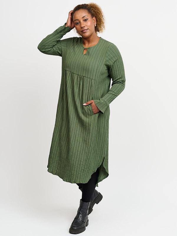CATH - Plus Size Klänning fra Pont Neuf