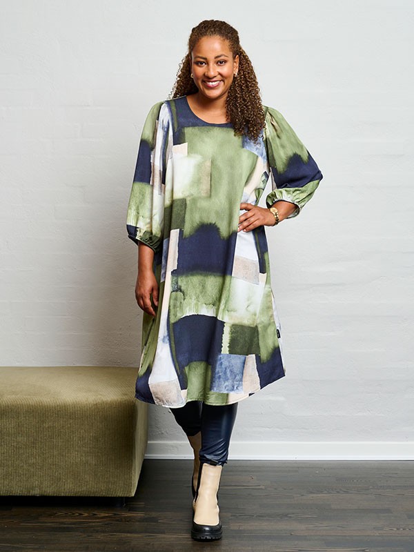 DENA - Plus Size Klänning fra Pont Neuf