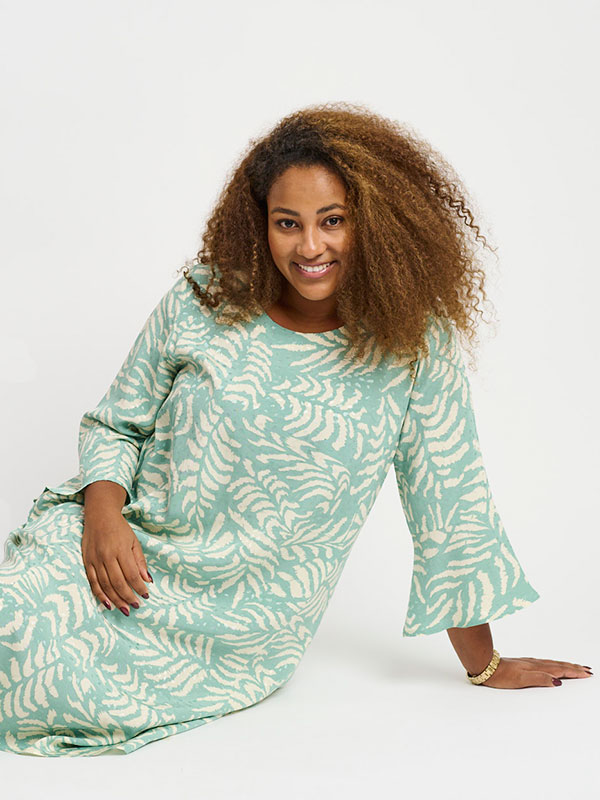 HARRIET - Plus Size Klänning fra Pont Neuf