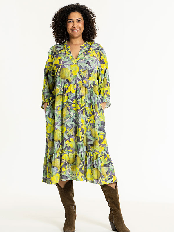 ADALINA - Plus Size Klänning fra Studio
