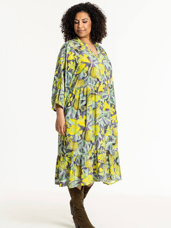 ADALINA - Plus Size Klänning fra Studio