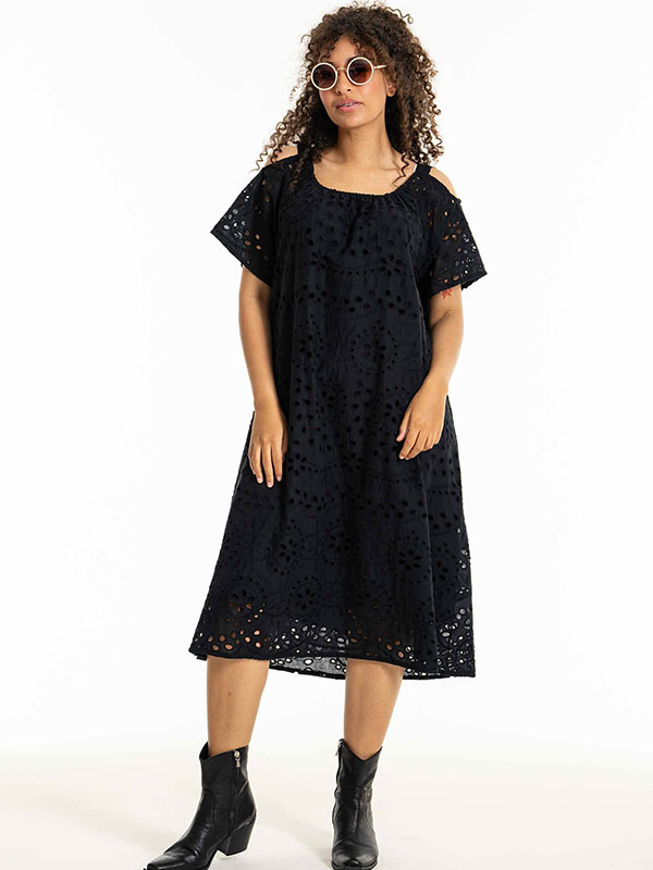 DORRIS - Plus Size Klänning fra Studio