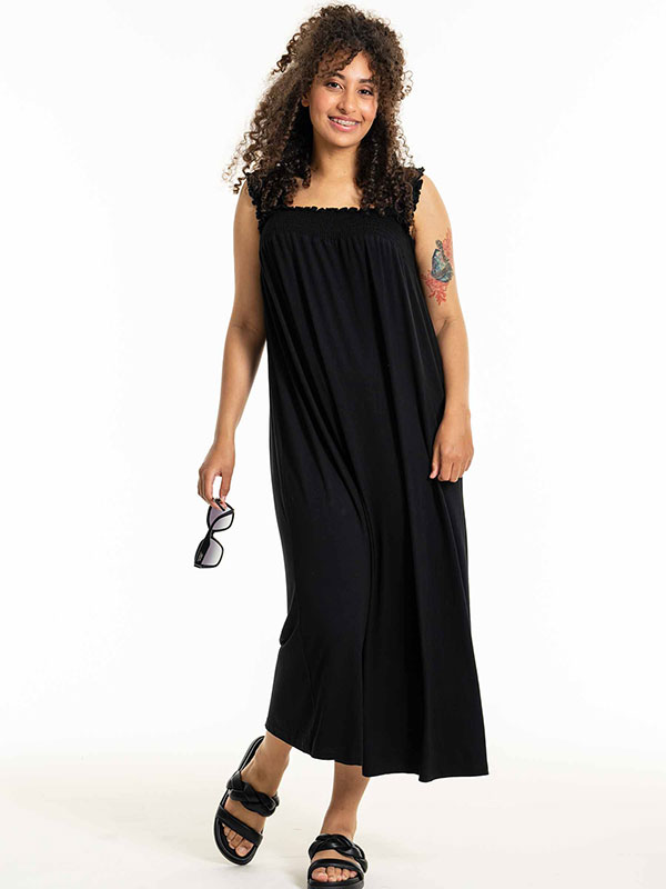 DUSSER - Plus Size Klänning fra Studio