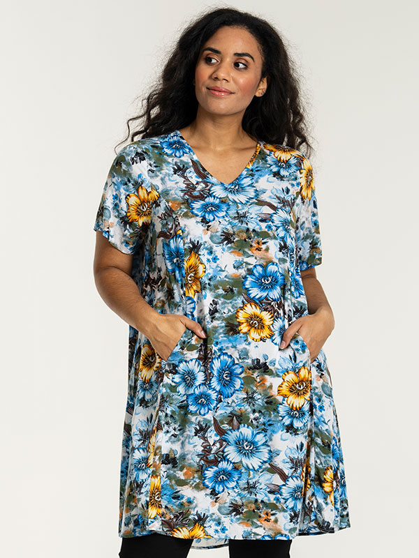 BIRGITTE - Plus Size Klänning fra Studio