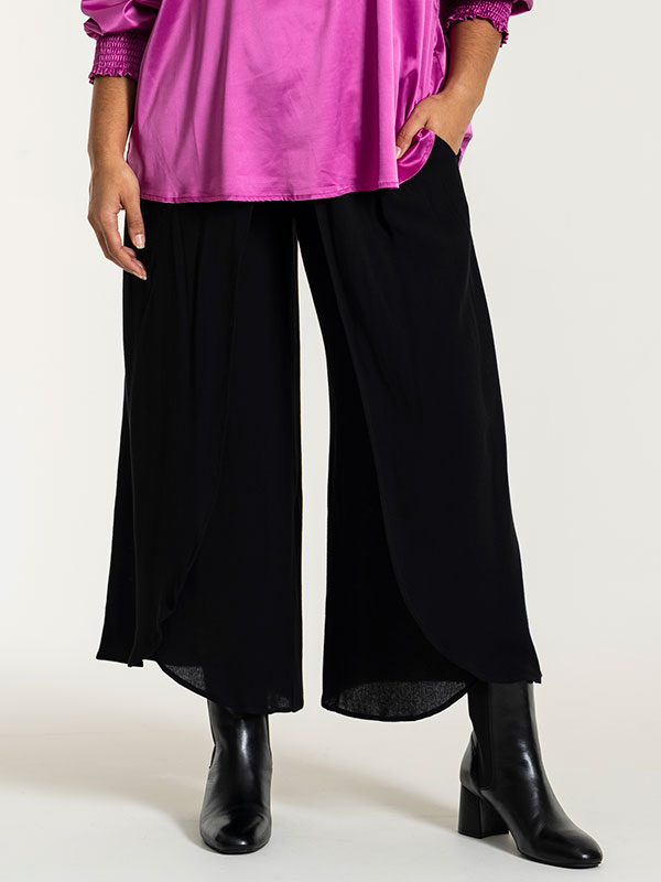 FYLLA - Plus Size Byxor fra Studio
