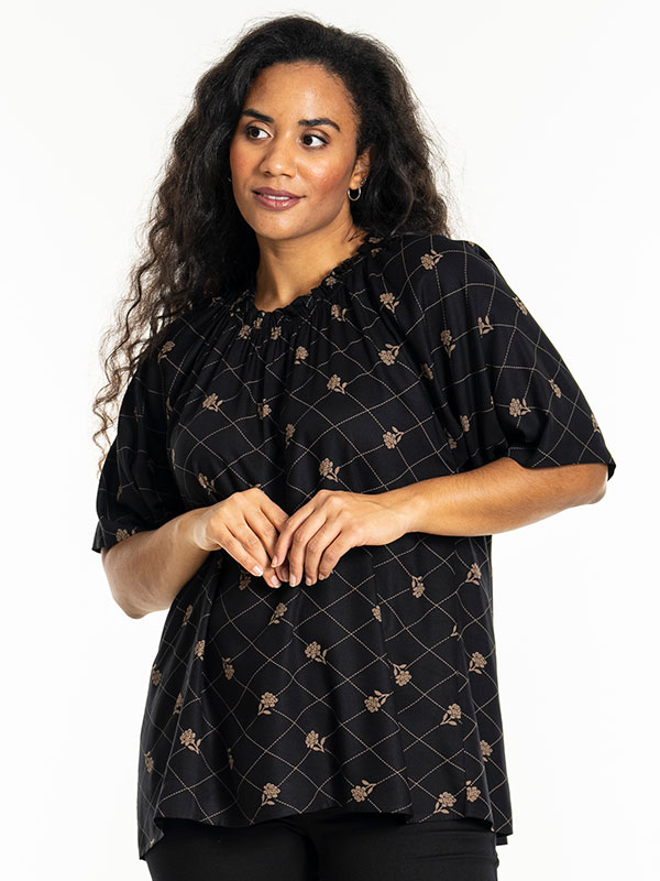 LENI - Plus Size Blus fra Studio