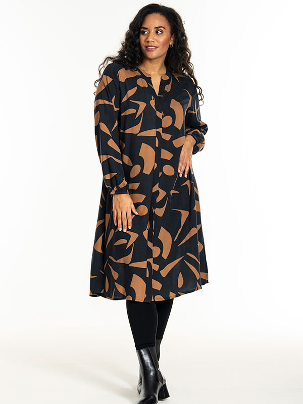 GULLAN - Plus Size Klänning fra Studio