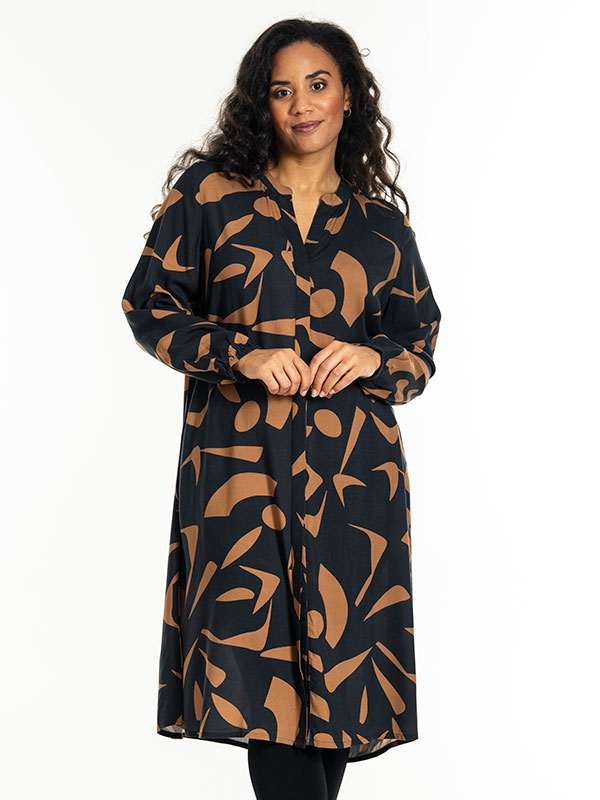 GULLAN - Plus Size Klänning fra Studio