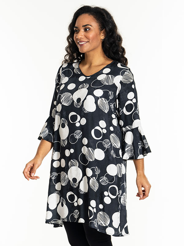 GULLAN - Plus Size Klänning fra Studio