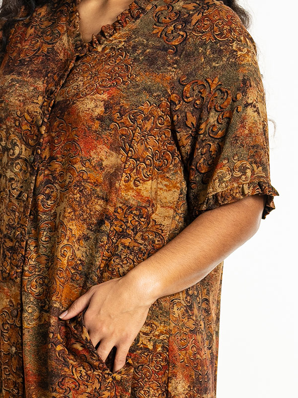 SALLY - Plus Size Klänning fra Studio