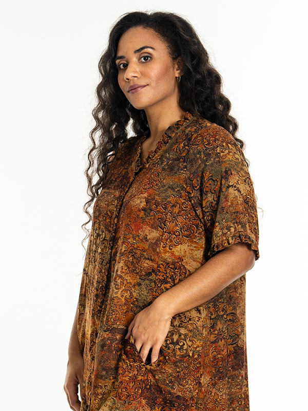 SALLY - Plus Size Klänning fra Studio