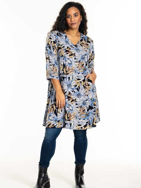 BIRGITTE - Plus Size Klänning fra Studio