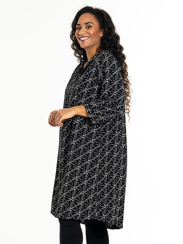 GISLA - Plus Size Klänning fra Studio