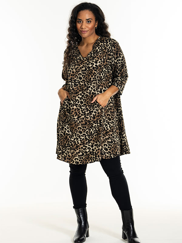 BIRGITTE - Plus Size Klänning fra Studio