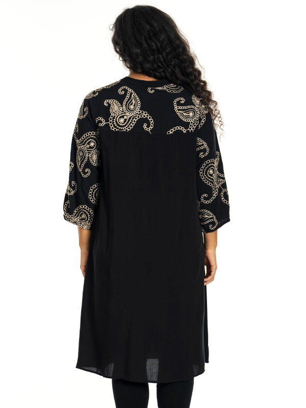 GUNDER - Plus Size Klänning fra Studio