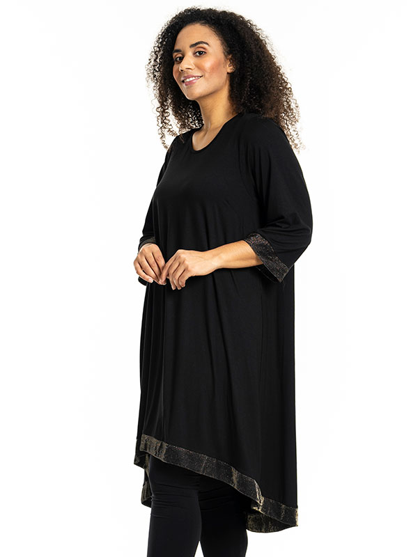 EVELYN - Plus Size Klänning fra Studio