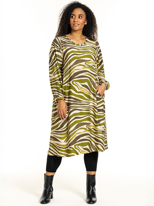 ILY - Plus Size Klänning fra Studio