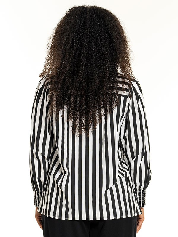 IRKA - Plus Size Skjorta fra Studio