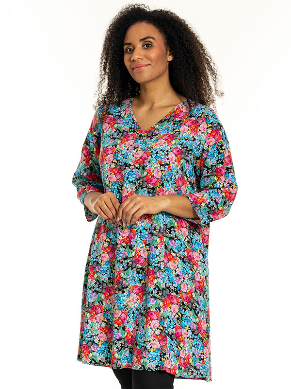 BIRGITTE - Plus Size Klänning fra Studio