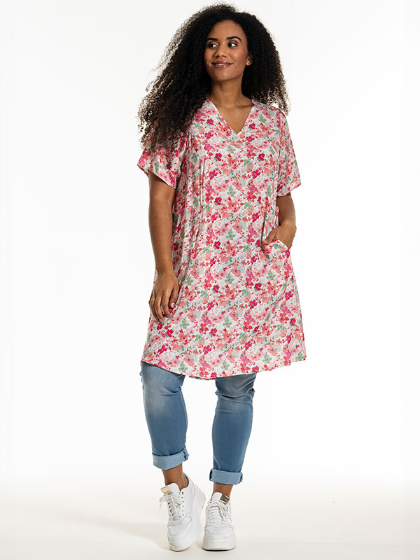 BIRGITTE - Plus Size Klänning fra Studio