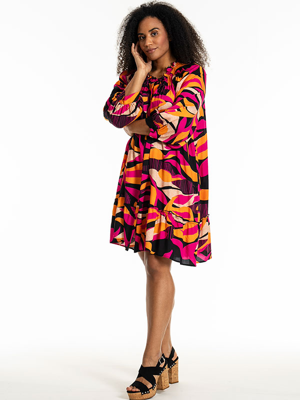 JEANETT - Plus Size Klänning fra Studio