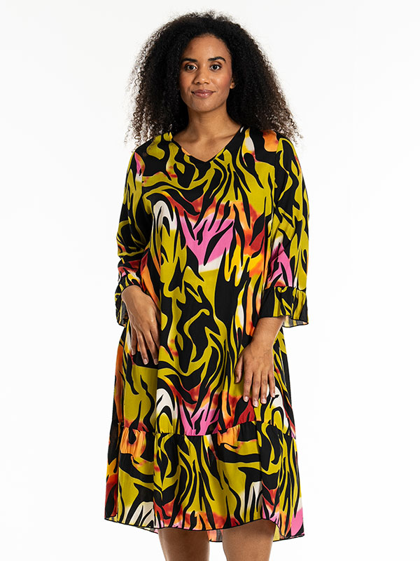JUNNI - Plus Size Klänning fra Studio