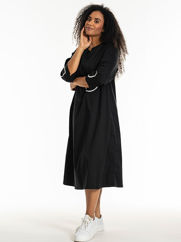 JASMINA - Plus Size Klänning fra Studio