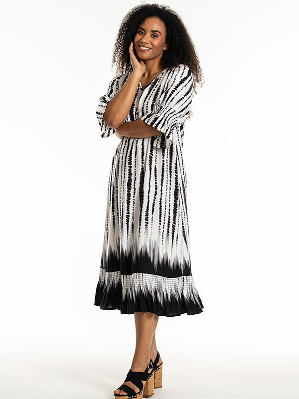 GENA - Plus Size Klänning fra Studio