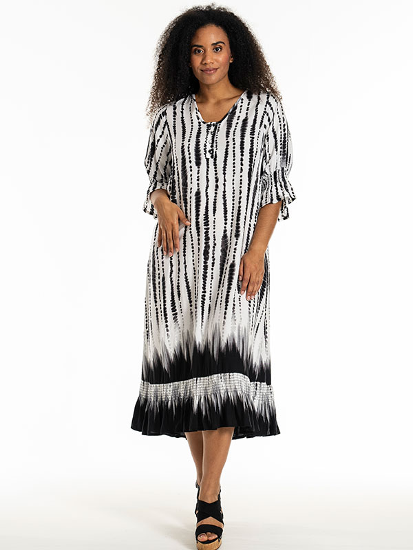 GENA - Plus Size Klänning fra Studio
