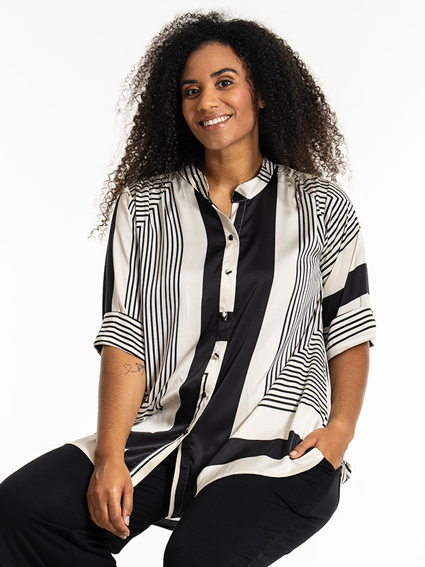 JORUN - Plus Size Blus fra Studio