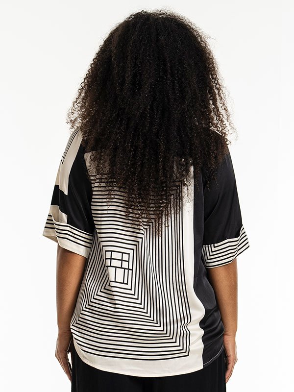 JORUN - Plus Size Blus fra Studio