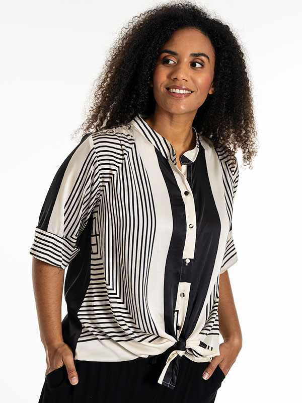 JORUN - Plus Size Blus fra Studio