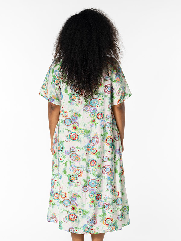 SOLVEJ - Plus Size Klänning fra Studio