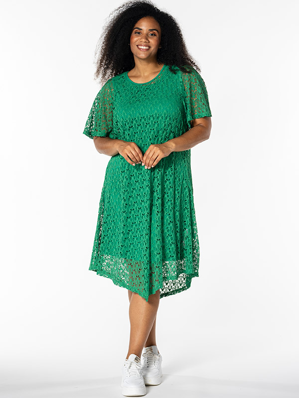 PERNILLE - Plus Size Klänning fra Studio