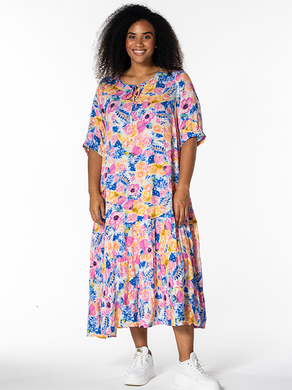 KAREN-LISE - Plus Size Klänning fra Studio